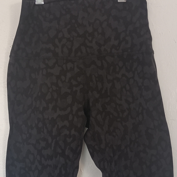 lululemon athletica Align Leopard Camo Women's Leggings - Picture 5 of 8